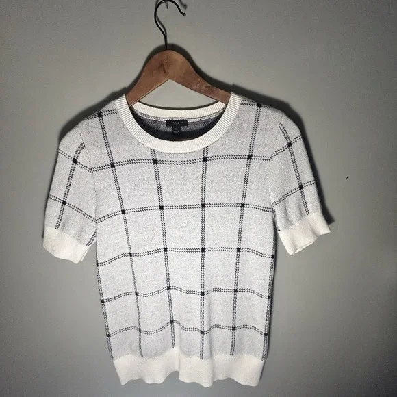 Ann Taylor Outlet Short Sleeve Sweater XS White With Detailing Classic‎ Polished - Picture 2 of 14